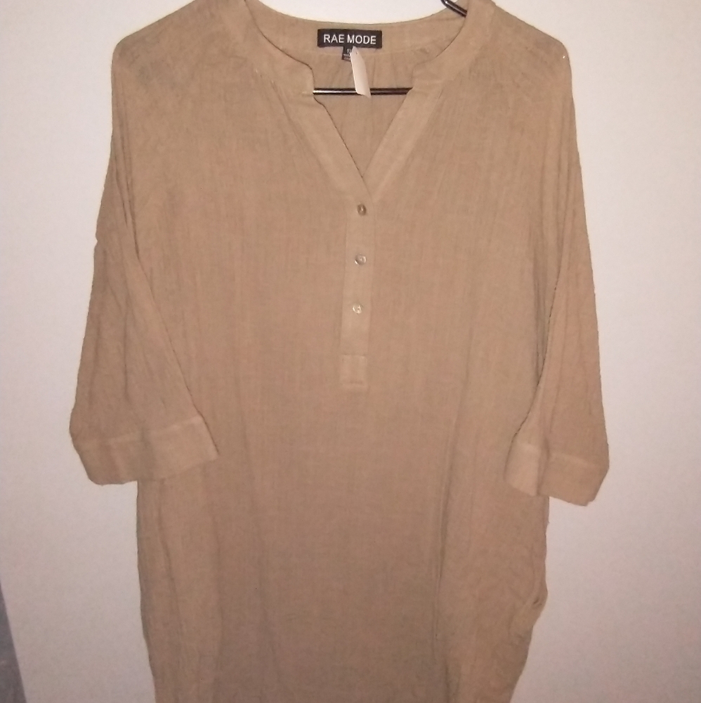 NWT LADIES TOP